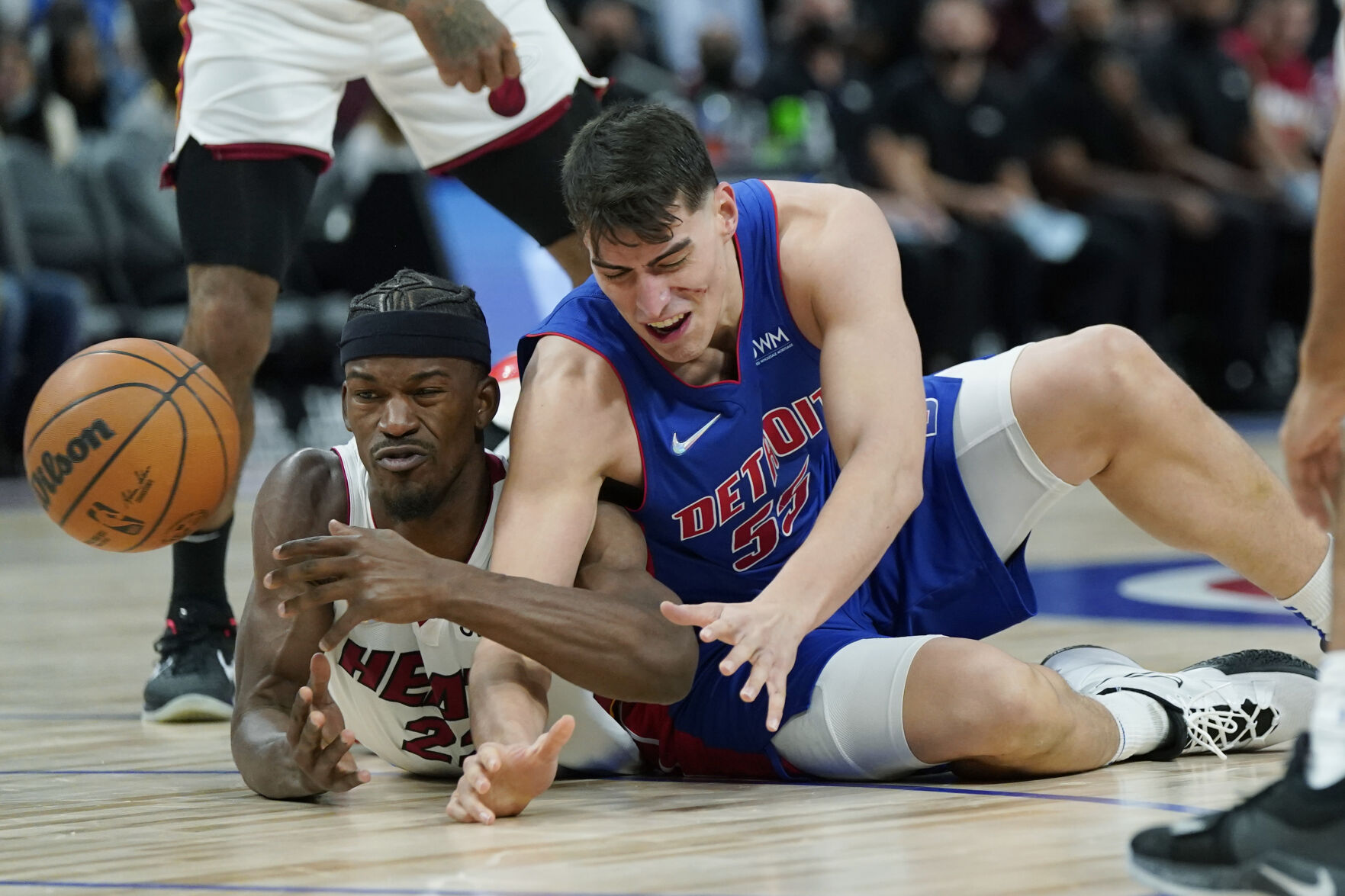 APTOPIX Heat Pistons Basketball